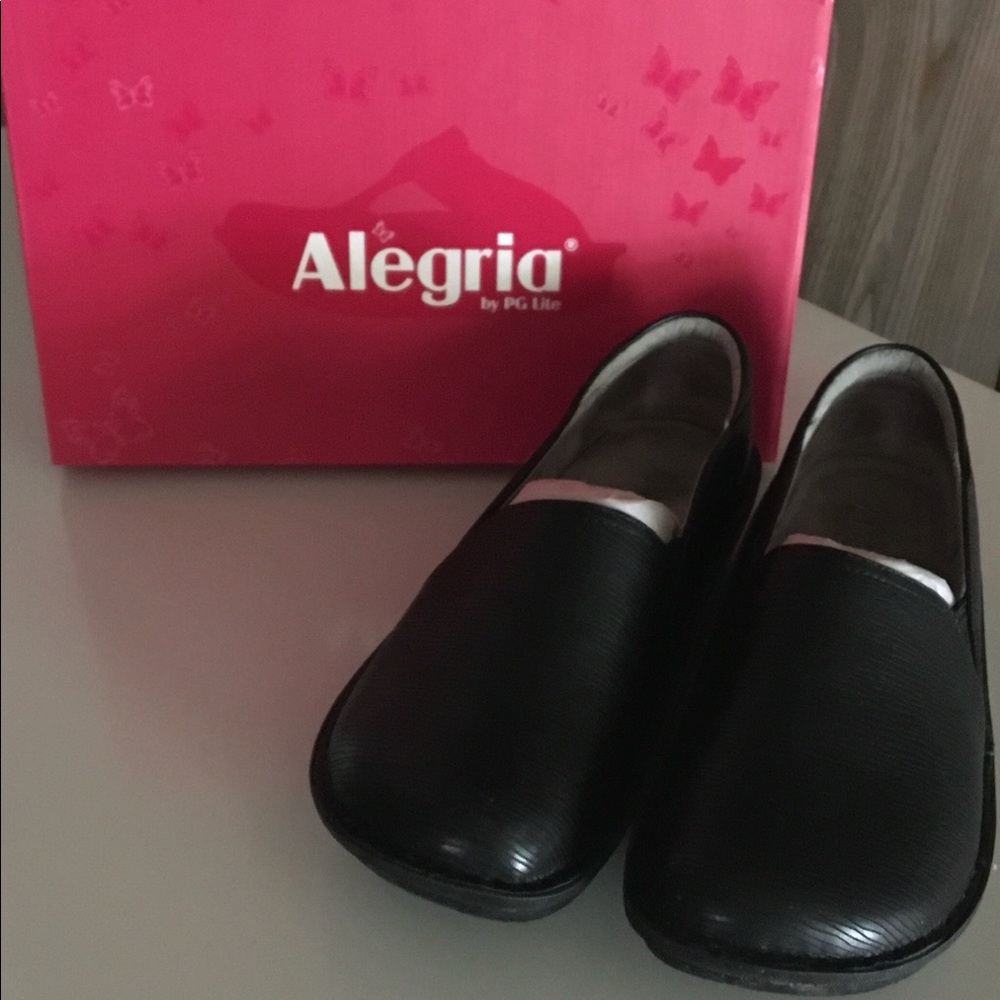 Algeria Nursing Shoes